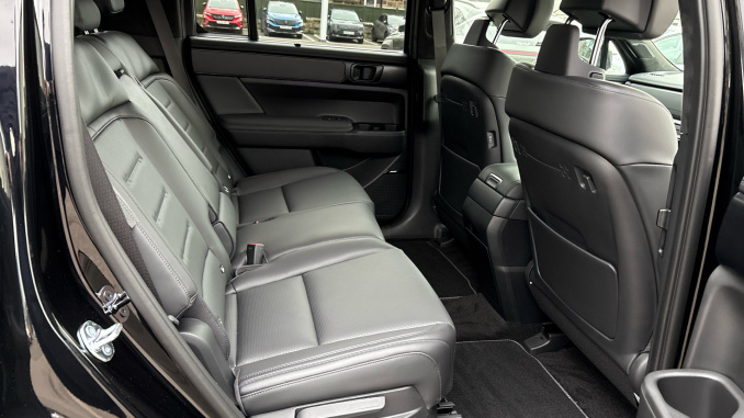 Hyundai SANTA FE 1.6 TGDi Hybrid Calligraphy 5dr 4WD Auto Hybrid Estate - Image 15